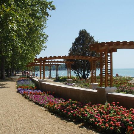 Strand Apartman Apartment Balatonfured Exterior photo